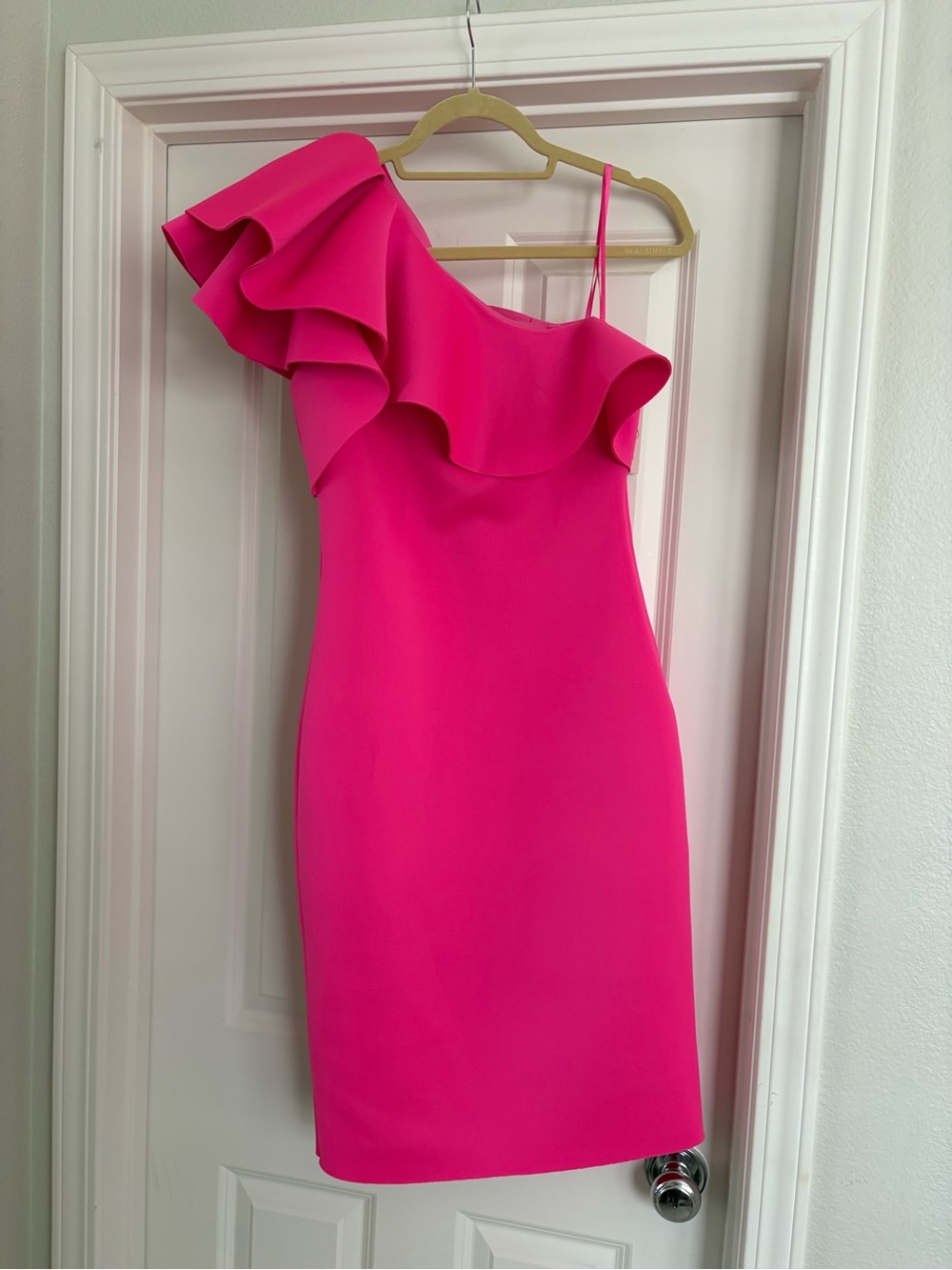 NWT One-Shoulder Ruffle Bodycon Scuba Dress in Hot Pink, size 6